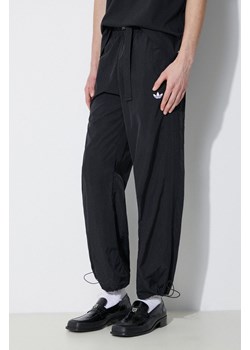 adidas Originals spodnie dresowe kolor czarny gładkie IS0188 ze sklepu PRM w kategorii Spodnie męskie - zdjęcie 172333638