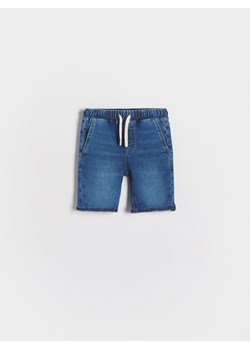 Reserved - Jeansowe szorty jogger - niebieski ze sklepu Reserved w kategorii Spodenki niemowlęce - zdjęcie 172337037