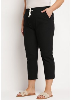 Czarne Spodnie 7/8 z Bawełny Ściągane Troczkiem Tiimaxie ze sklepu Born2be Odzież w kategorii Spodnie damskie - zdjęcie 172339386