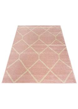 Różowy dywan skandynawski do sypialni - Kavo 4X ze sklepu Edinos.pl w kategorii Dywany - zdjęcie 172345095