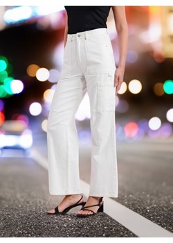 Sinsay - Jeansy wide leg - biały ze sklepu Sinsay w kategorii Jeansy damskie - zdjęcie 172351118