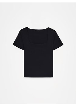 Mohito - Prążkowana czarna koszulka - czarny ze sklepu Mohito w kategorii Bluzki damskie - zdjęcie 172355557