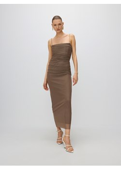 Reserved - Tiulowa sukienka z marszczeniami - brązowy ze sklepu Reserved w kategorii Sukienki - zdjęcie 172364068