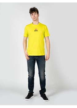 Diesel T-Shirt "T-Just" | A11184-RGRAI-5JE | Mężczyzna | Żółty ze sklepu ubierzsie.com w kategorii T-shirty męskie - zdjęcie 172371306
