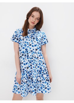 Mohito - Trapezowa sukienka mini w kwiaty - niebieski ze sklepu Mohito w kategorii Sukienki - zdjęcie 172377566