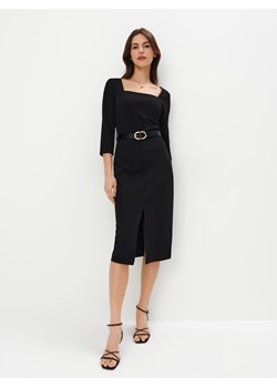 Mohito - Czarna sukienka midi z paskiem - czarny ze sklepu Mohito w kategorii Sukienki - zdjęcie 172377838