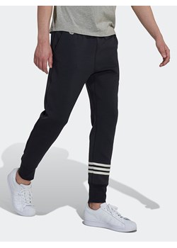 adidas Spodnie dresowe w kolorze czarnym ze sklepu Limango Polska w kategorii Spodnie męskie - zdjęcie 172389548