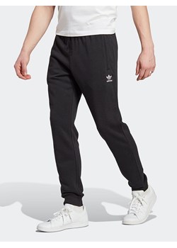 adidas Spodnie dresowe w kolorze czarnym ze sklepu Limango Polska w kategorii Spodnie męskie - zdjęcie 172389557