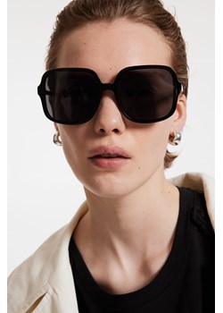 H & M - Kwadratowe okulary przeciwsłoneczne - Czarny ze sklepu H&M w kategorii Okulary przeciwsłoneczne damskie - zdjęcie 172393448