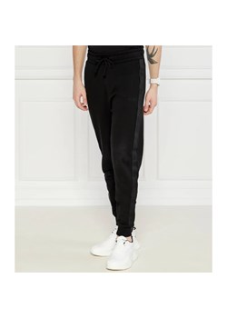 Hugo Bodywear Spodnie dresowe | Regular Fit ze sklepu Gomez Fashion Store w kategorii Spodnie męskie - zdjęcie 172400117