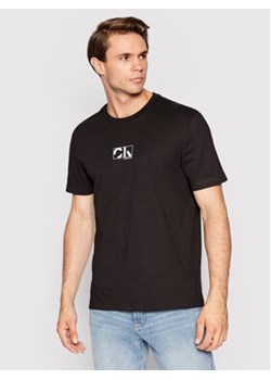 Calvin Klein T-Shirt Graphic Box Logo K10K109799 Czarny Regular Fit ze sklepu MODIVO w kategorii T-shirty męskie - zdjęcie 172406276