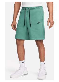 Spodenki męskie Nike Sportswear Tech Fleece - Zieleń ze sklepu Nike poland w kategorii Spodenki męskie - zdjęcie 172407197