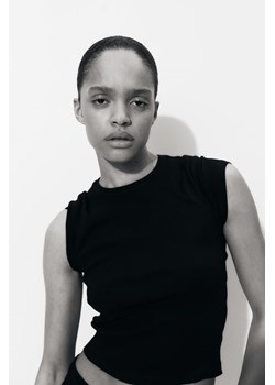 H & M - Dopasowany T-shirt - Czarny ze sklepu H&M w kategorii Bluzki damskie - zdjęcie 172407756