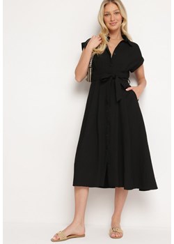 Czarna Koszulowa Sukienka Zapinana na Guziki z Materiałowym Paskiem Moaxel ze sklepu Born2be Odzież w kategorii Sukienki - zdjęcie 172414325