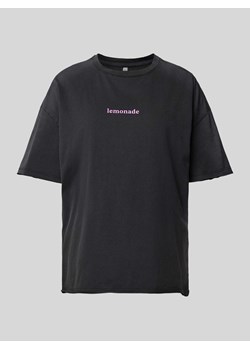 T-shirt z nadrukiem z napisem model ‘KINNA’ ze sklepu Peek&Cloppenburg  w kategorii Bluzki damskie - zdjęcie 172417367