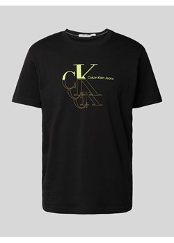 T-shirt z nadrukiem z logo model ‘MONOGRAM ECHO’ ze sklepu Peek&Cloppenburg  w kategorii T-shirty męskie - zdjęcie 172418149