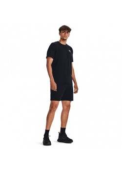 Męskie spodenki dresowe Under Armour UA Essential Fleece Shorts - czarne ze sklepu Sportstylestory.com w kategorii Spodenki męskie - zdjęcie 172418508