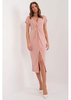 Sukienka ołówkowa z rozcięciem ciemno różowa ze sklepu 5.10.15 w kategorii Sukienki - zdjęcie 172420165