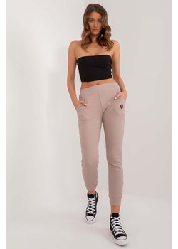 Dopasowane spodnie damskie beżowe ze sklepu 5.10.15 w kategorii Spodnie damskie - zdjęcie 172420265