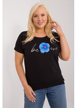 Bluzka plus size z kwiatem czarna ze sklepu 5.10.15 w kategorii Bluzki damskie - zdjęcie 172428847