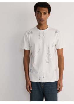 Reserved - T-shirt regular z nadrukiem allover - złamana biel ze sklepu Reserved w kategorii T-shirty męskie - zdjęcie 172432279