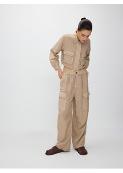 Reserved - Spodnie cargo z lnem - beżowy ze sklepu Reserved w kategorii Spodnie damskie - zdjęcie 172432508