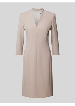 Sukienka o długości do kolan z dekoltem w serek ze sklepu Peek&Cloppenburg  w kategorii Sukienki - zdjęcie 172433465