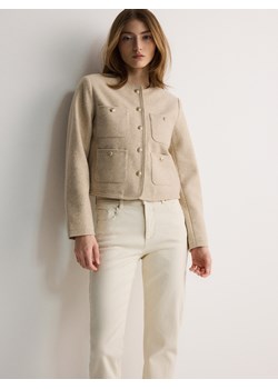 Reserved - Krótka kurtka z kieszeniami - kremowy ze sklepu Reserved w kategorii Kurtki damskie - zdjęcie 172434606