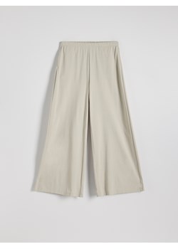 Reserved - Szerokie spodnie - jasnozielony ze sklepu Reserved w kategorii Spodnie damskie - zdjęcie 172440476