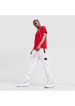 NIKE SPODNIE MAX PK PANT WHT/RED PANTS ze sklepu JD Sports  w kategorii Spodnie męskie - zdjęcie 172446917