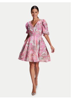 Swing Sukienka koktajlowa 5AG26000 Różowy Regular Fit ze sklepu MODIVO w kategorii Sukienki - zdjęcie 172449867
