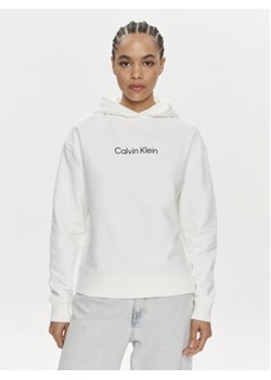 Calvin Klein Bluza Hero Logo K20K205449 Biały Regular Fit ze sklepu MODIVO w kategorii Bluzy damskie - zdjęcie 172449929