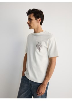 Reserved - T-shirt oversize z haftem - złamana biel ze sklepu Reserved w kategorii T-shirty męskie - zdjęcie 172530196