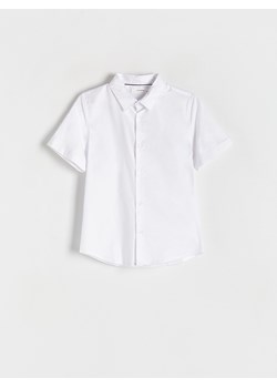 Reserved - Bawełniana koszulka z kołnierzykiem - biały ze sklepu Reserved w kategorii Koszule chłopięce - zdjęcie 172532017