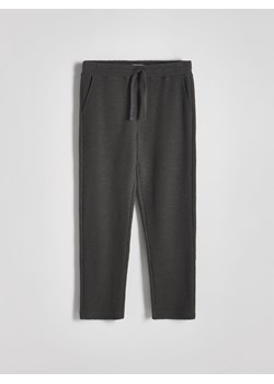 Reserved - Spodnie ze strukturalnej dzianiny - ciemnoszary ze sklepu Reserved w kategorii Spodnie męskie - zdjęcie 172534968