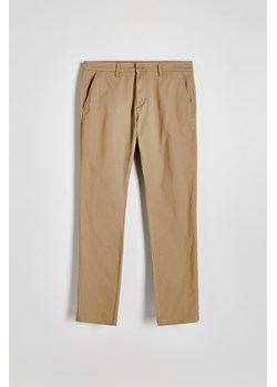 Reserved - Spodnie chino slim fit - beżowy ze sklepu Reserved w kategorii Spodnie męskie - zdjęcie 172539367