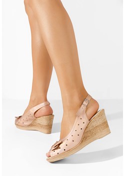 Szampańskie sandały na koturnie skórzane Breta ze sklepu Zapatos w kategorii Sandały damskie - zdjęcie 172545767