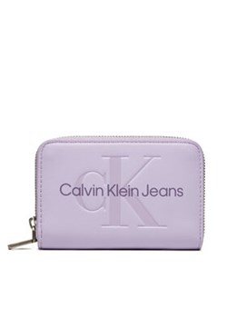 Calvin Klein Jeans Mały Portfel Damski Zip Around Mono K60K612255 Fioletowy ze sklepu MODIVO w kategorii Portfele damskie - zdjęcie 172550247