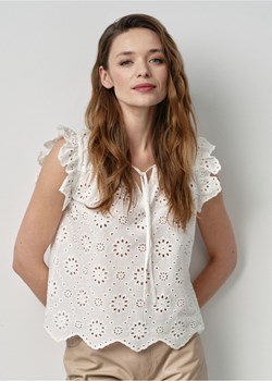 Biała ażurowa bluzka bez rękawów damska ze sklepu OCHNIK w kategorii Bluzki damskie - zdjęcie 172552057