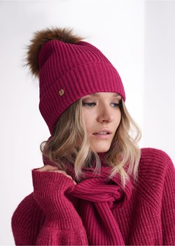 Fuksjowa czapka damska z pomponem ze sklepu OCHNIK w kategorii Czapki zimowe damskie - zdjęcie 172552116