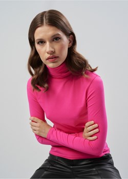 Różowa bluzka longsleeve damska z golfem ze sklepu OCHNIK w kategorii Bluzki damskie - zdjęcie 172552897