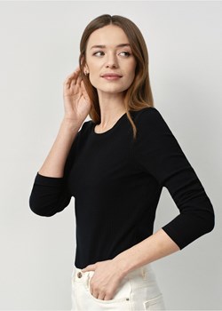 Czarna prążkowana bluzka longsleeve damska ze sklepu OCHNIK w kategorii Bluzki damskie - zdjęcie 172553328