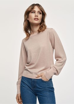 Jasnoróżowy błyszczący sweter damski ze sklepu OCHNIK w kategorii Swetry damskie - zdjęcie 172554806