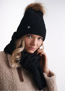 Czarna czapka damska z pomponem ze sklepu OCHNIK w kategorii Czapki zimowe damskie - zdjęcie 172557715