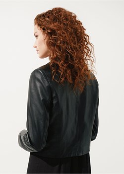 Czarna krótka kurtka skórzana damska ze sklepu OCHNIK w kategorii Kurtki damskie - zdjęcie 172559029