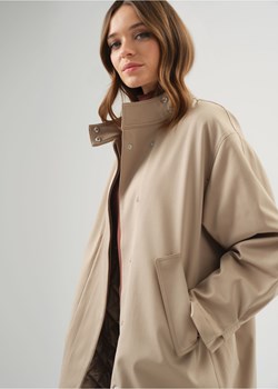 Ocieplany beżowy płaszcz damski oversize ze sklepu OCHNIK w kategorii Płaszcze damskie - zdjęcie 172559159