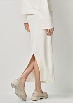 Długa kremowa spódnica maxi ze sklepu OCHNIK w kategorii Spódnice - zdjęcie 172559507