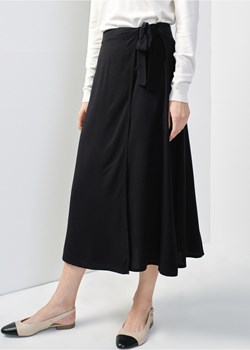 Długa czarna spódnica z zakładką ze sklepu OCHNIK w kategorii Spódnice - zdjęcie 172559989