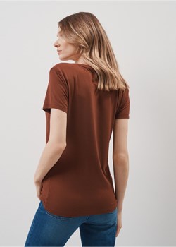 Brązowy T-shirt damski z aplikacją ze sklepu OCHNIK w kategorii Bluzki damskie - zdjęcie 172560685