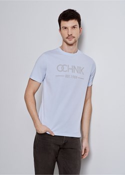 Błękitny T-shirt męski z logo ze sklepu OCHNIK w kategorii T-shirty męskie - zdjęcie 172564835